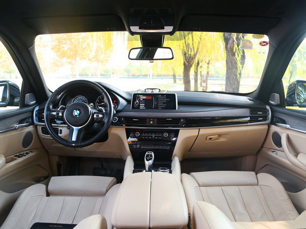 長玻纖增強尼龍用于寶馬全塑儀表板橫梁